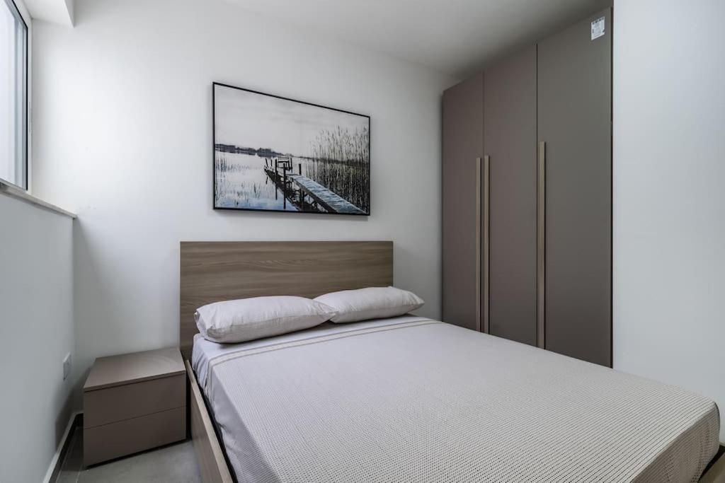 شقة Penthouse In خليج سانت بول المظهر الخارجي الصورة