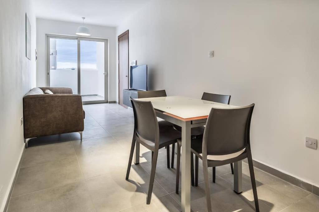 شقة Penthouse In خليج سانت بول المظهر الخارجي الصورة