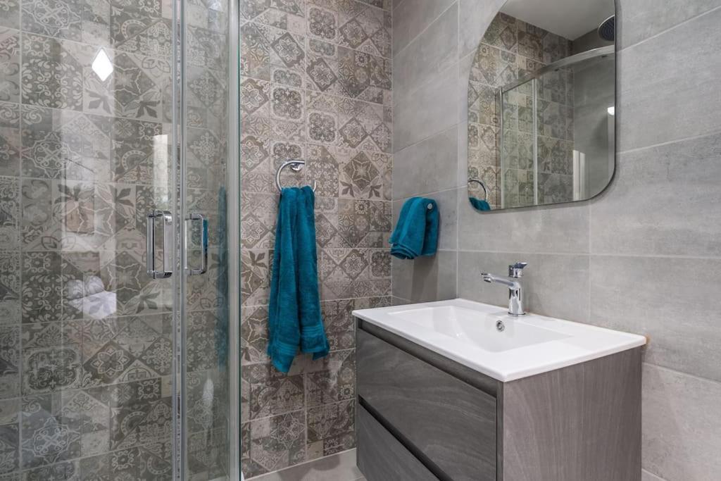 شقة Penthouse In خليج سانت بول المظهر الخارجي الصورة