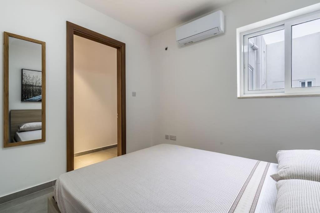شقة Penthouse In خليج سانت بول المظهر الخارجي الصورة